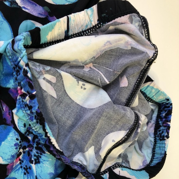 ❣️🍍SALE🍍❣️ Floral Print Legging - Picture 6 of 6